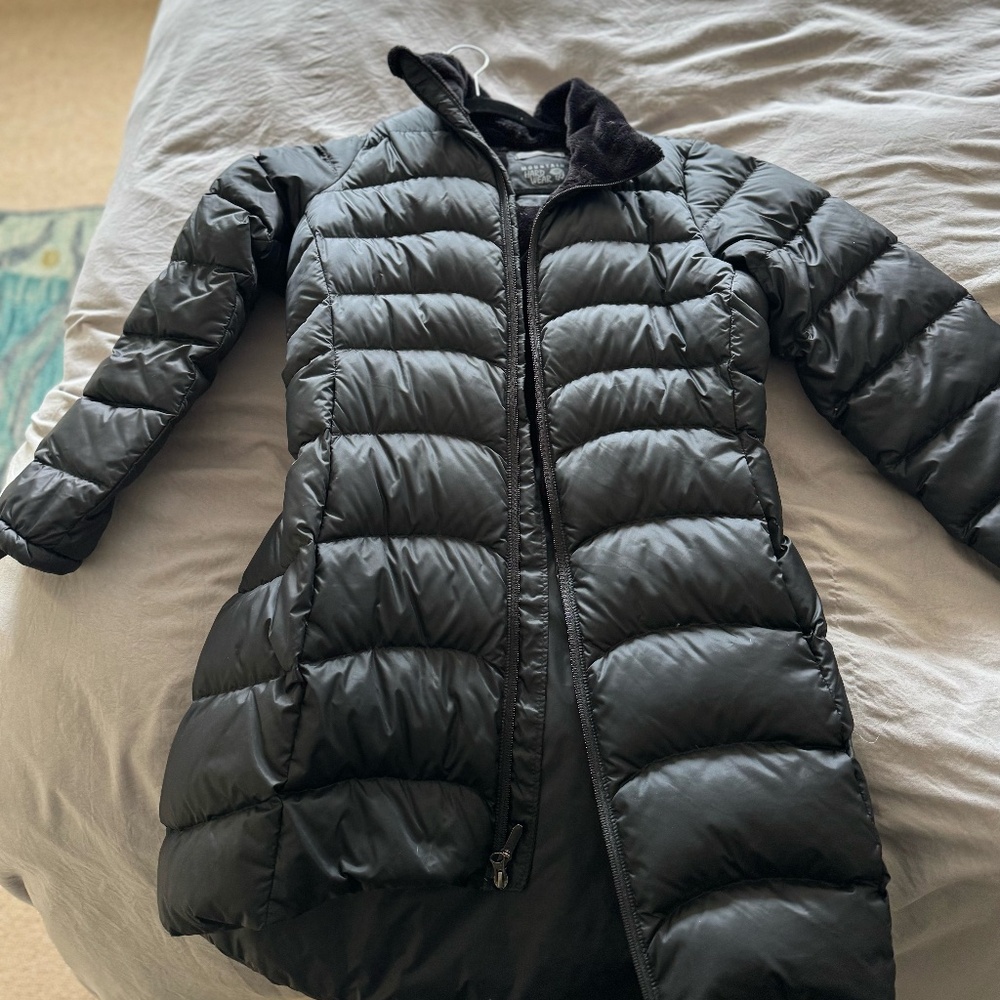 Mountain Hardware tapered puffy coat